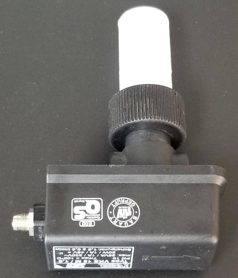 Used SIKA TYPE VKS 15 M/1,6 FLOW CONTROL SWITCH VKS15M/1.6