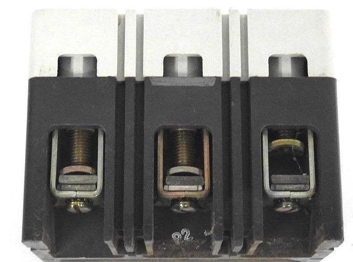 Used WESTINGHOUSE HMCP003A0C CIRCUIT BREAKER S# 6630C87G03, 3 AMPS, SERIES C