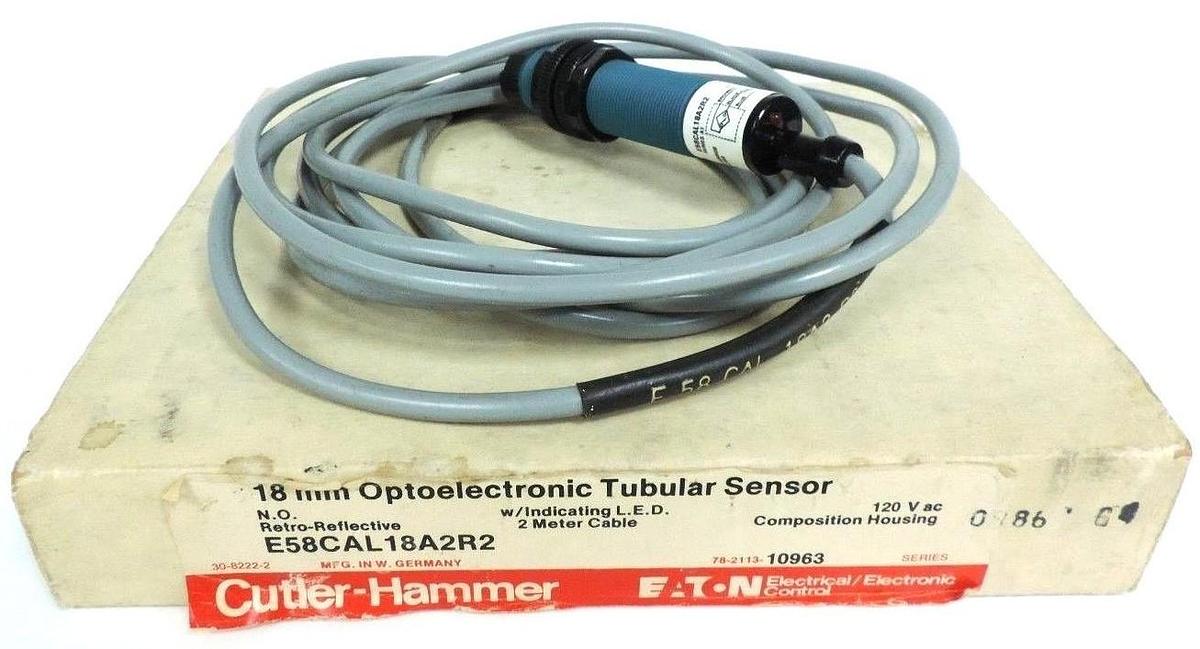 Used NIB EATON CUTLER HAMMER E58CAL18A2R2 PHOTOELECTRIC TUBULAR SENSOR SER. A1