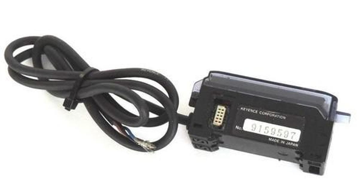 Used KEYENCE FS-V1 PHOTOELECTRIC FIBER AMPLIFIER FSV1, 12-24V DC