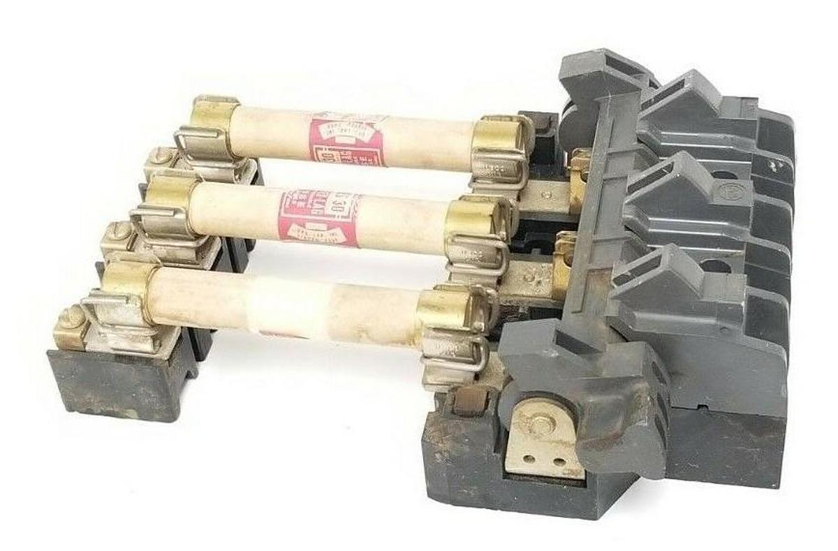 Used ALLEN BRADLEY 1494F FUSE ADAPTER 30A 600VAC-250VDC W/ X-401978 BLOCK & (3) RES30