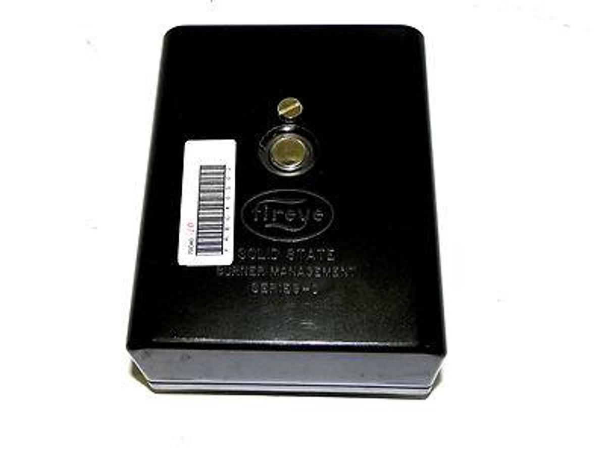 Used FIREYE 70D40 SOLID STATE BURNER MANAGEMENT CONTROL USED