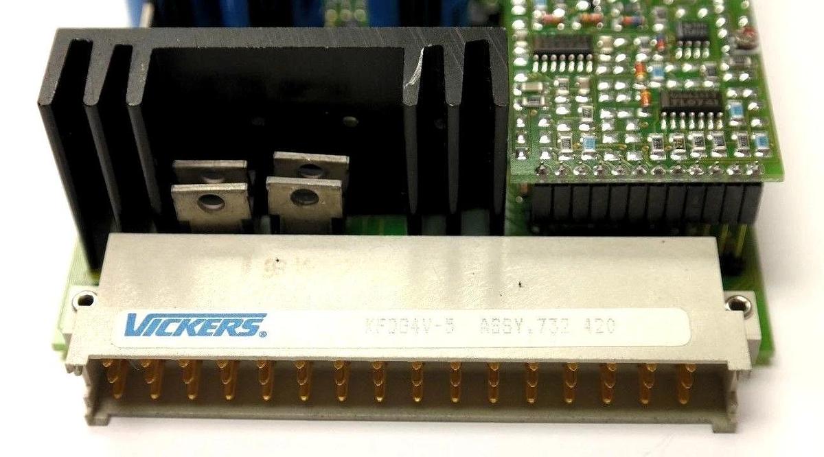 Used VICKERS EEA-PAM-535-D-30 SERVO POWER AMPLIFIER 732420 KFDG4V-5 EEAPAM535D30 NIB