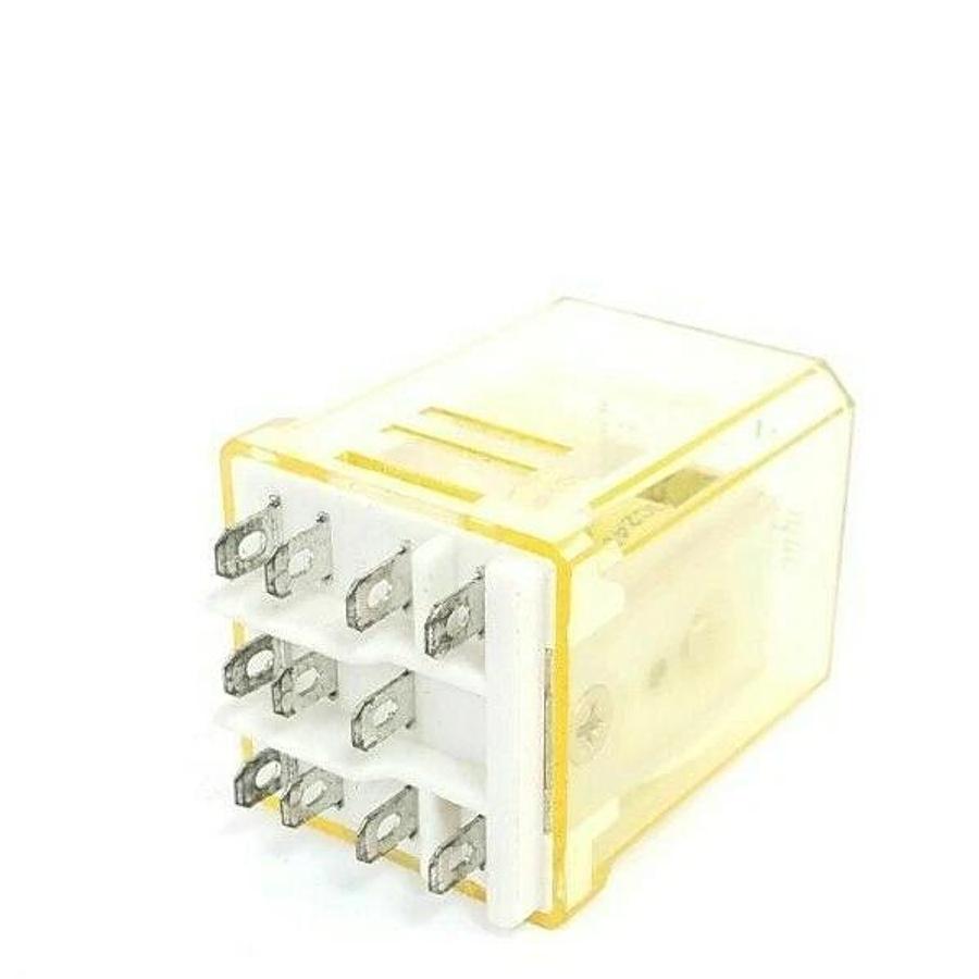 Used IDEC RR3B-D-DC24V RELAY PLUG-IN 3PDT 10A 24VDC, RR3BDDC24V