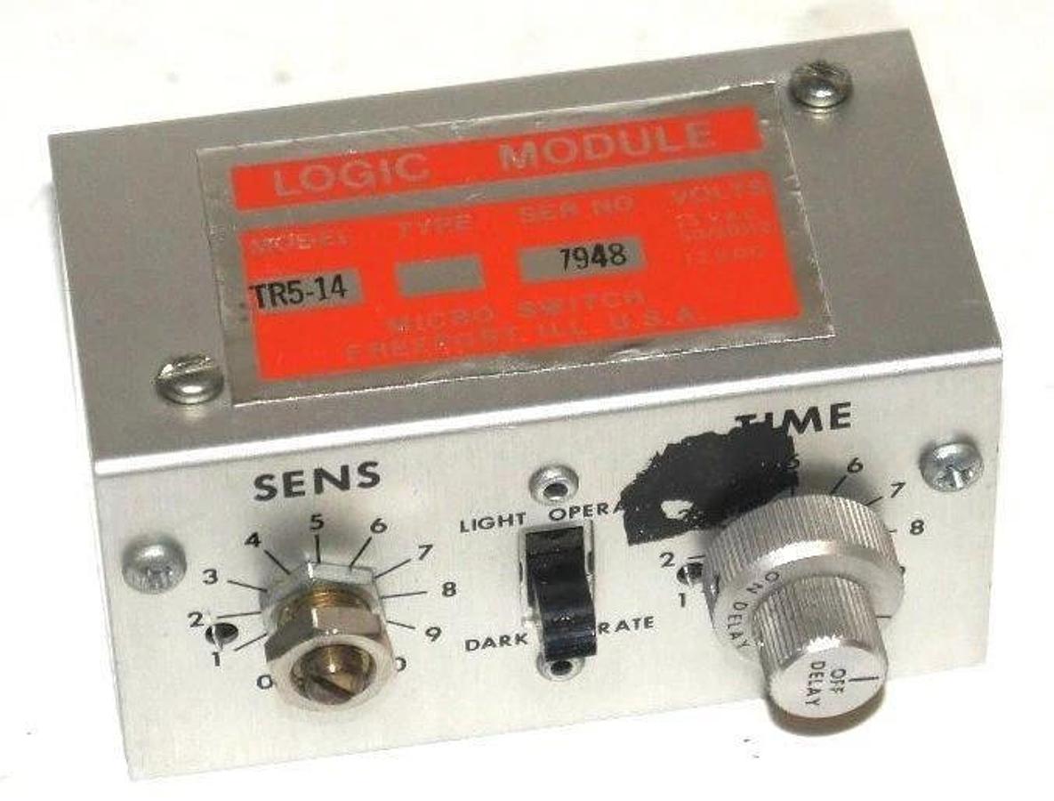 Used MICRO SWITCH TR5-14 LOGIC MODULE 15 VAC, 50/60 HZ, TR514