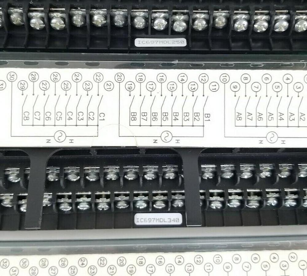 Used LOT OF 2 GE FANUC INPUT / OUTPUT MODULES IC697MDL340 & IC697MDL250