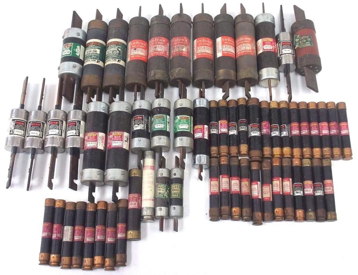 Used LOT OF 60 ASSORTED FUSES SEE DESCRIPTION FOR FULL LIST