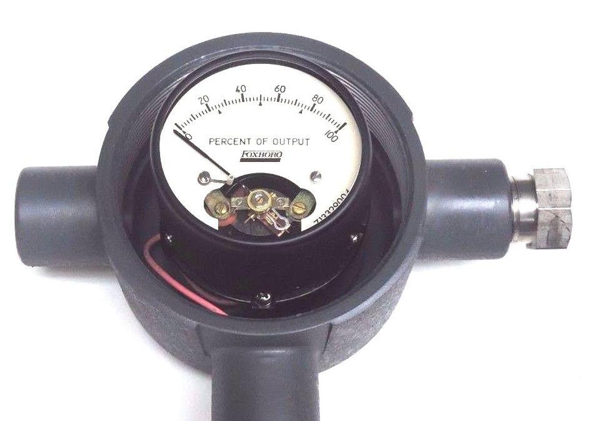 Used FOXBORO E94-P28S TEMPERATURE TRANSMITTER E94 W/ 713329004 GAUGE