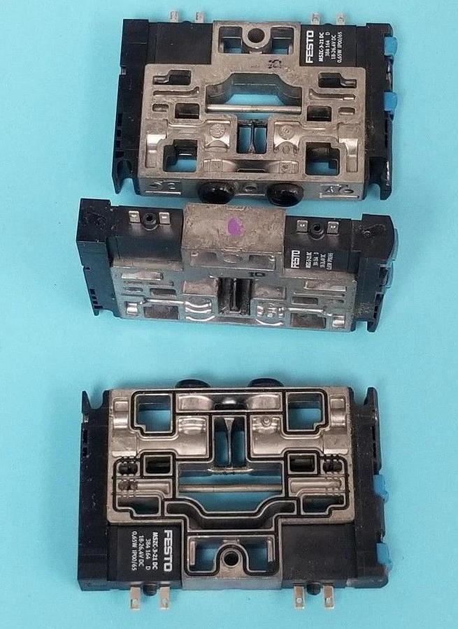 Used LOT OF 3 FESTO ELECTRIC 176-067 SOLENOID VALVES N502 , 384-164 18-26, 4VDC