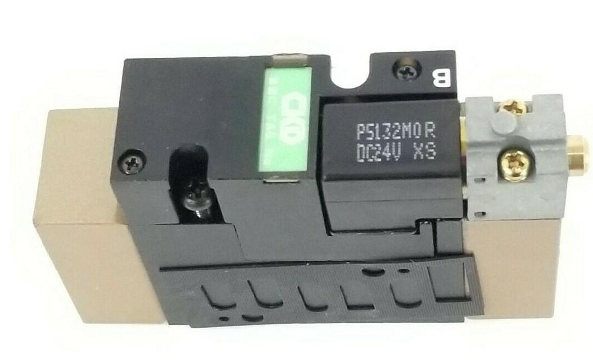 Used NEW CKD 4L219 SOLENOID VALVE 0.15-0.97MPa W/ P5132M0R PILOT VALVE 24VDC