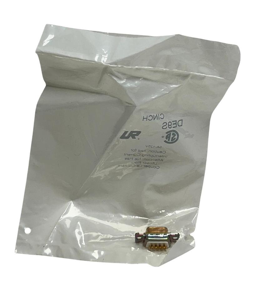 Used 11 CINCH DE9S OEM COMMERCIAL D-SUBMINIATURE CONNECTORS 5A-125V SOCKET NSFS