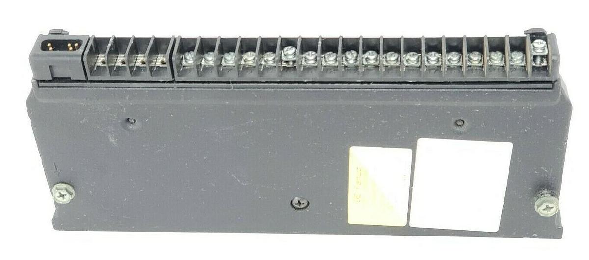 Used GE FANUC IC660TSD100B TERM. ASSEMBLY 115VAC (MISSING 4 SCREWS)