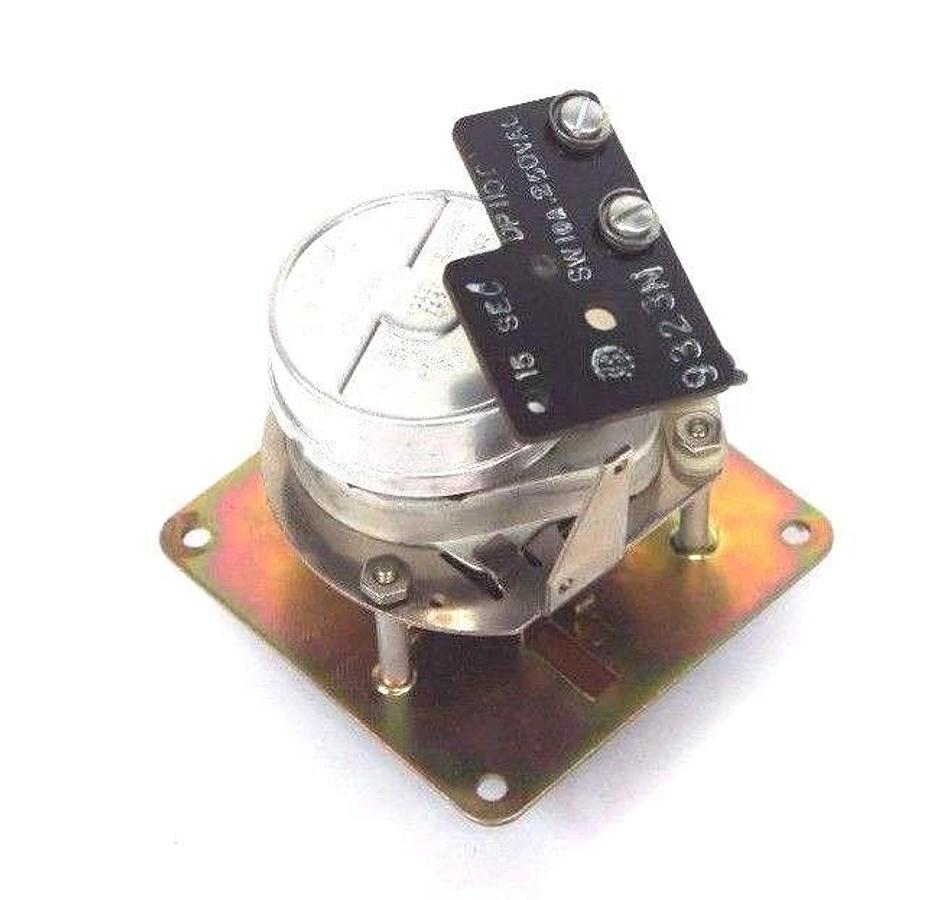 Used ITC DP11001 0-15 SECONDS TIMER W/ AUTOTROL 730-0057A