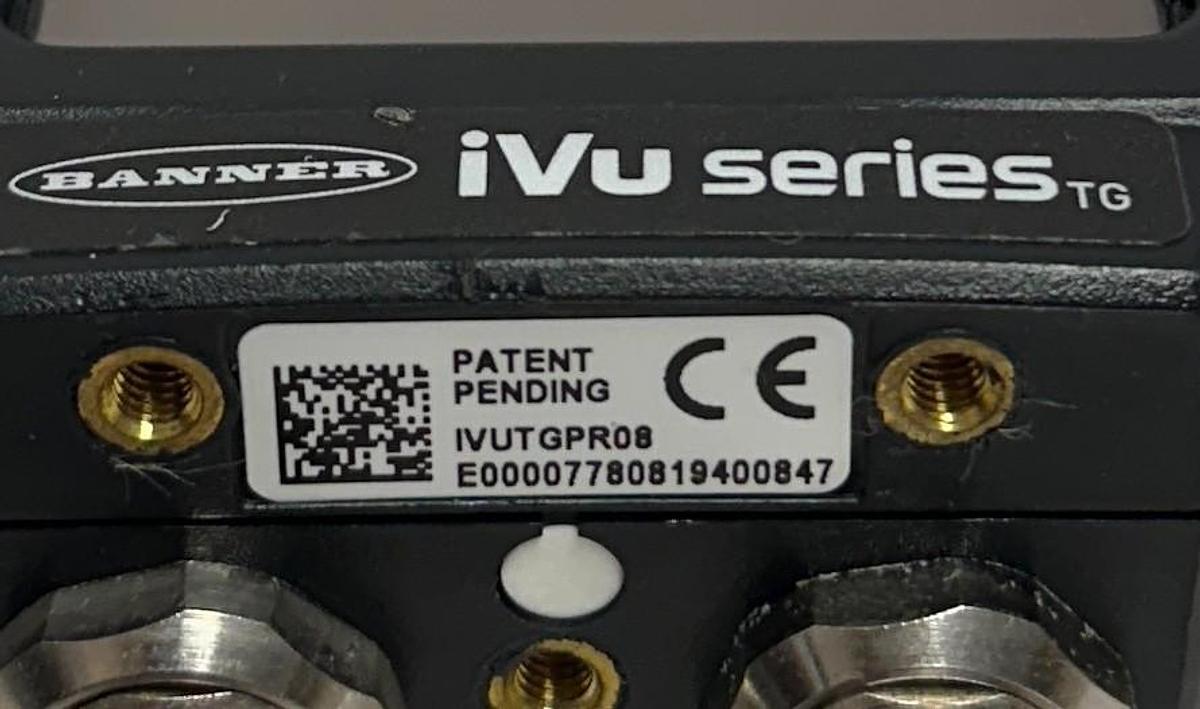 Used BANNER IVUTGPR08 / 81940 iVu SERIES IMAGE SENSOR I/O PNP RED RING LIGHT 8mm USNP