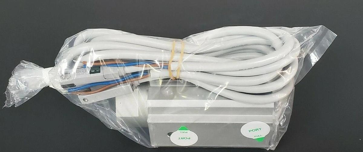 NEW CKD STK-32-20 CYLINDER STK3220 W/ TWO T2YH REED SWITCHES