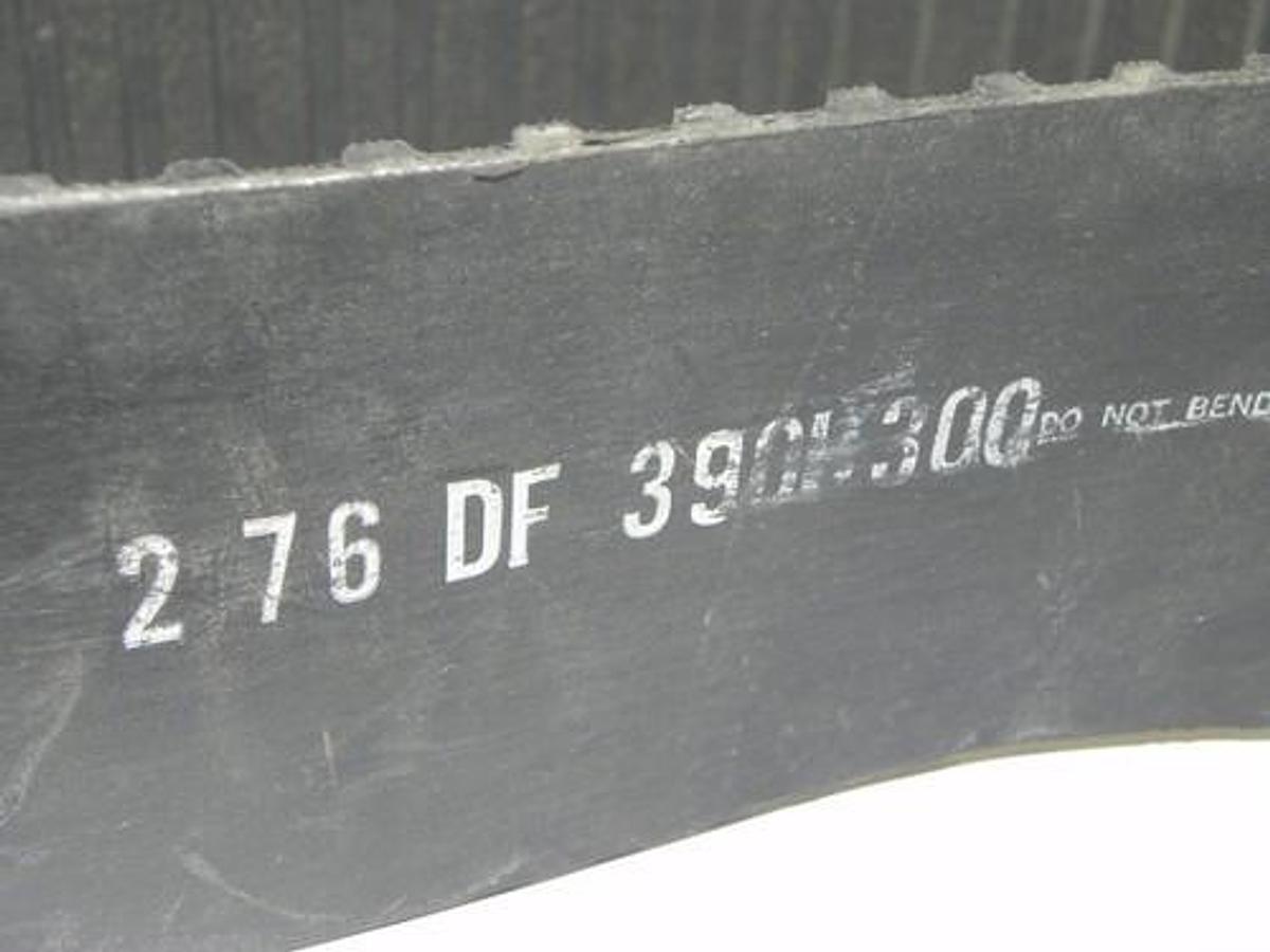 Used DAYCO SYNCHRO-COG 2 76 DF 390H300 TIMING BELT NEW