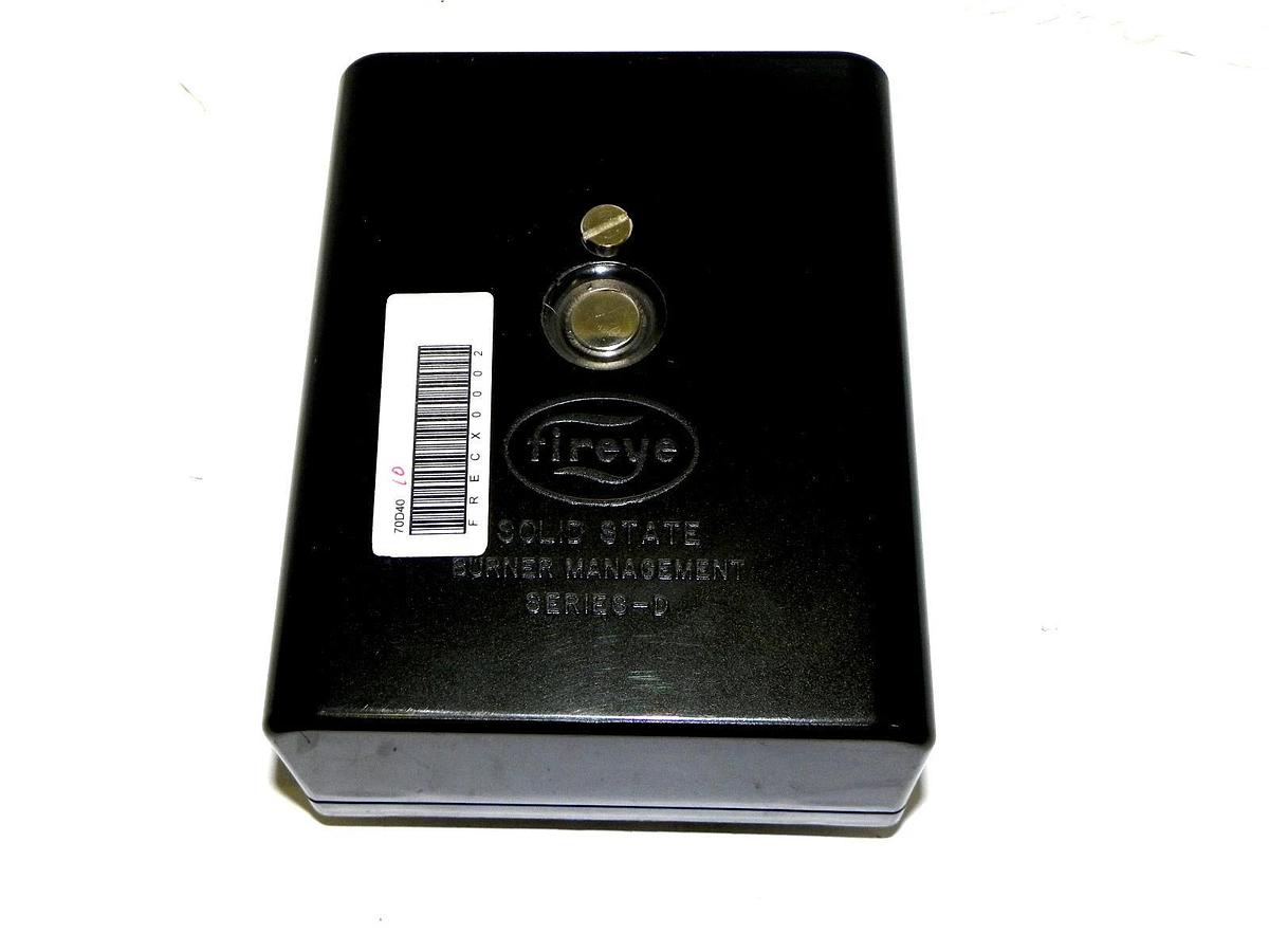 Used FIREYE 70D40 SOLID STATE BURNER MANAGEMENT CONTROL USED