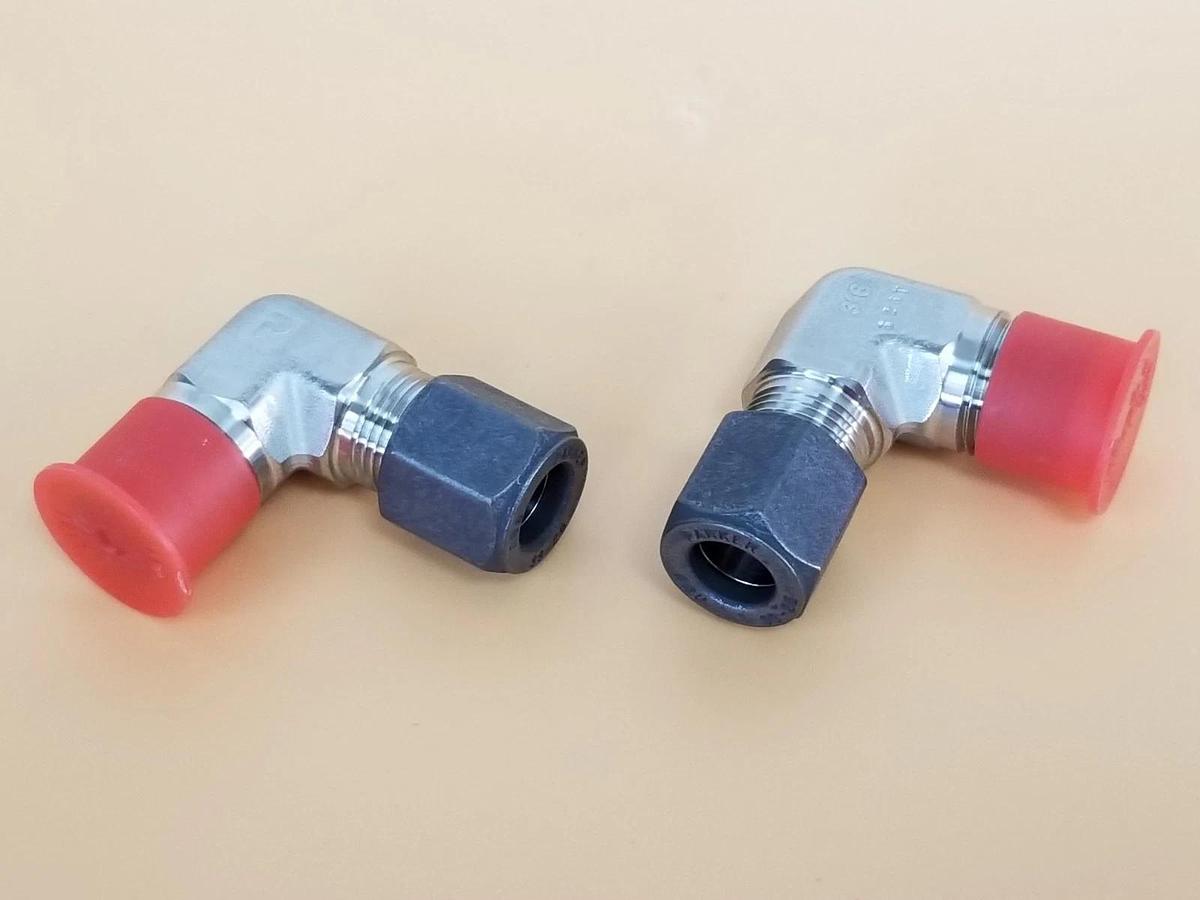 LOT OF 2 NEW PARKER 8-8 CBU-SS COMPRESSION MALE ELBOWS, 90°, 1/2" NPT, 88CBUSS