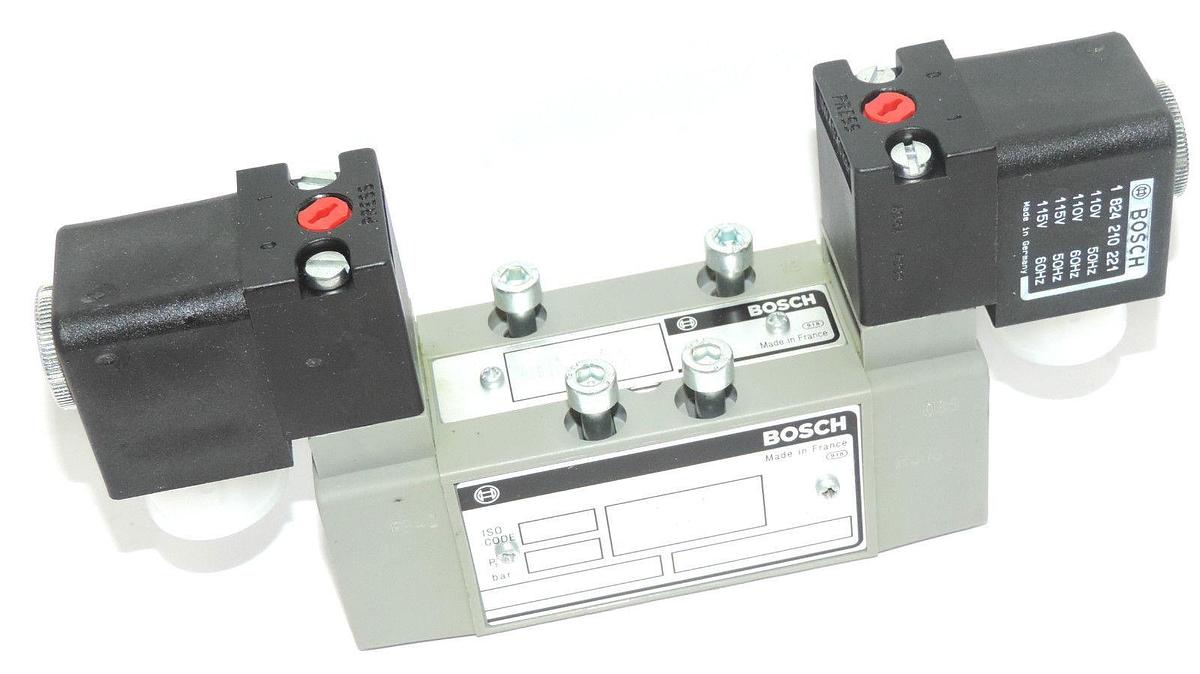 Used NEW BOSCH 0820024504 DIRECTIONAL CONTROL VALVE 0 820 024 504, 1824210221 COILS