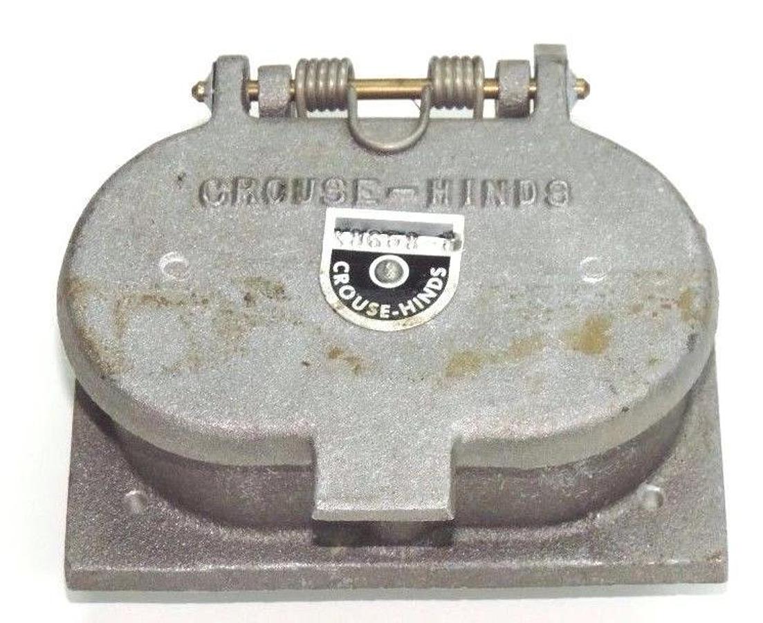 Used CROUSE-HINDS X8658-5 DUAL ROUND ECC CONNECTOR X86585