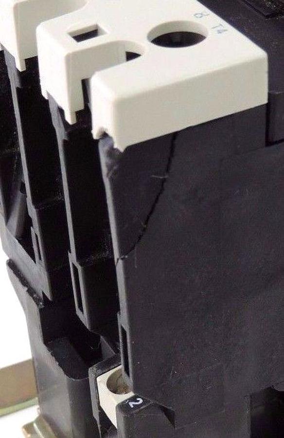 Used NIB TELEMECANIQUE LC1D40004F5 CONTACTOR LC1-D40004F5, 110V, 50HZ