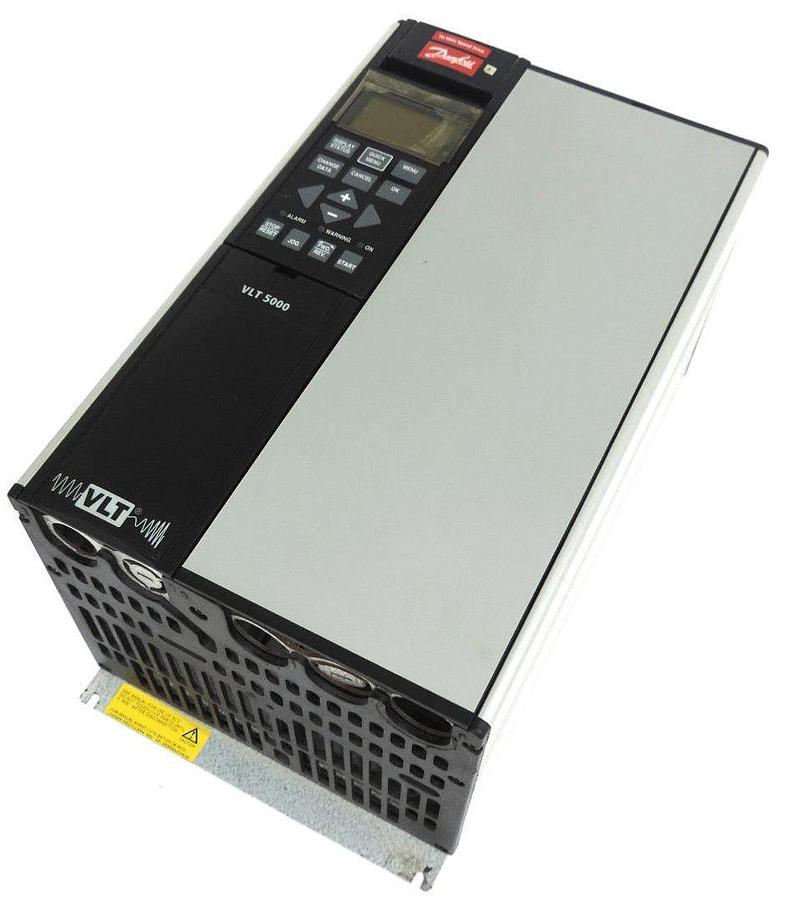 Used DANFOSS VLT 5004 DRIVE 2.2KW/3HP 9.5A, VLT5004PT2CN1STR0DLF20A00 5000 SERIES