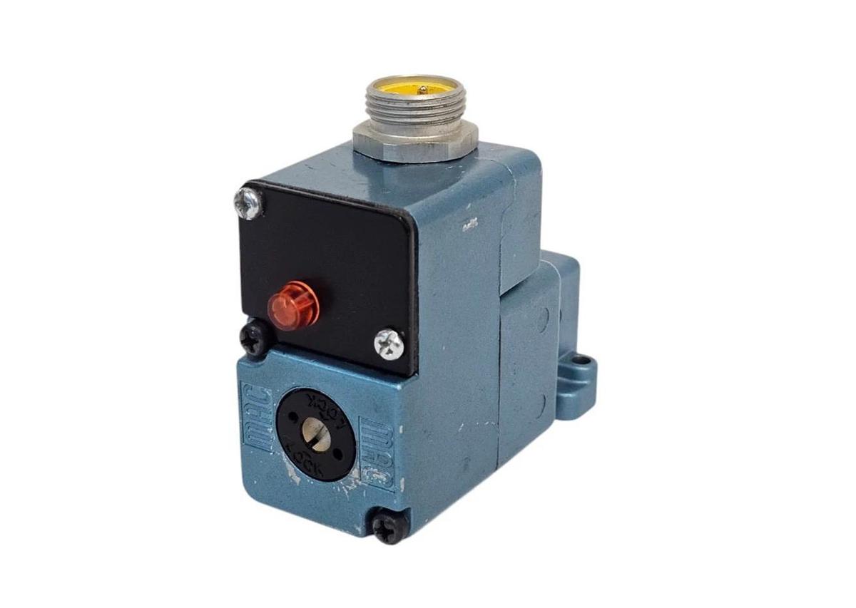 Used MAC 250B-507AAAG SOLENOID VALVE 250B-507AAAG 24DC 6W 200
