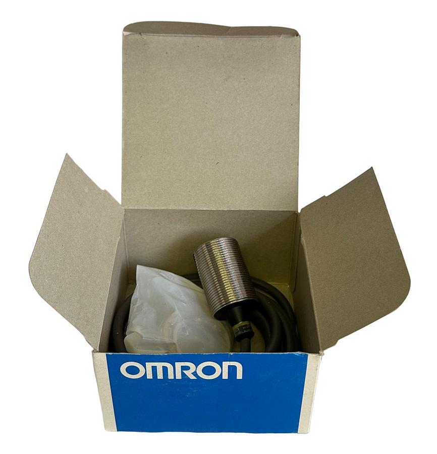 Used NEW OMRON E2EY-X8C1 / E2EYX8C1 PROXIMITY SWITCH 12-24Vdc 2M CABLE 8mm SENSING