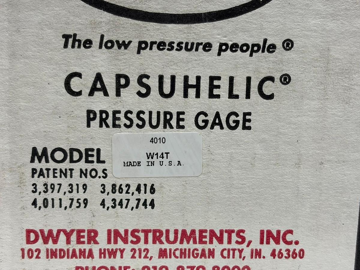 Used Dwyer 4010 Capsuhelic Differential Pressure Gauge 0-10 Inches of Water New