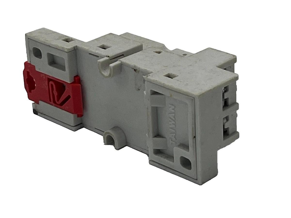 Automation Direct 782-2C-SKT Relay Socket 8-Pin 300V 16A DIN Rail Mount, NSNP