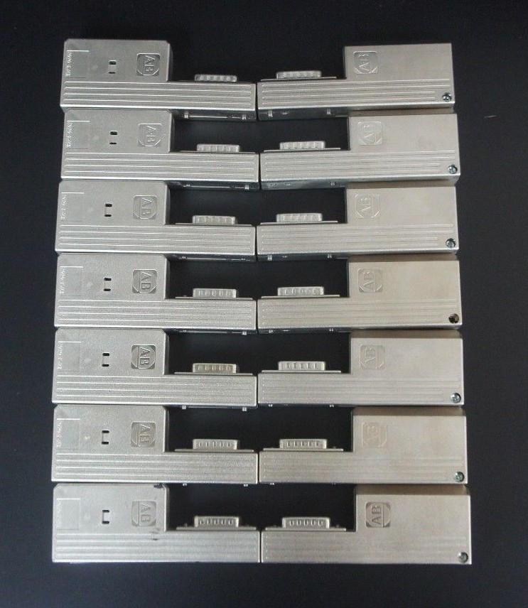Used LOT OF 14 ALLEN BRADLEY 2090-K6CK-D26M LOW PROFILE CONNECTORS 2090K6CKD26M