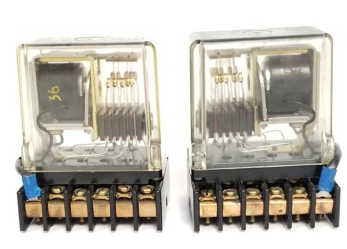 Used LOT OF 2 STRUTHERS DUNN 219BBX-P 24-28VDC RELAYS W/ SOCKETS