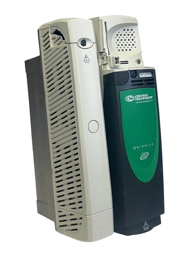 Used CONTROL TECHNIQUES SP2202 UNIDRIVE 200-240VAC 4/5.5kW 5/7.5HP 3PH 18.2A USNP