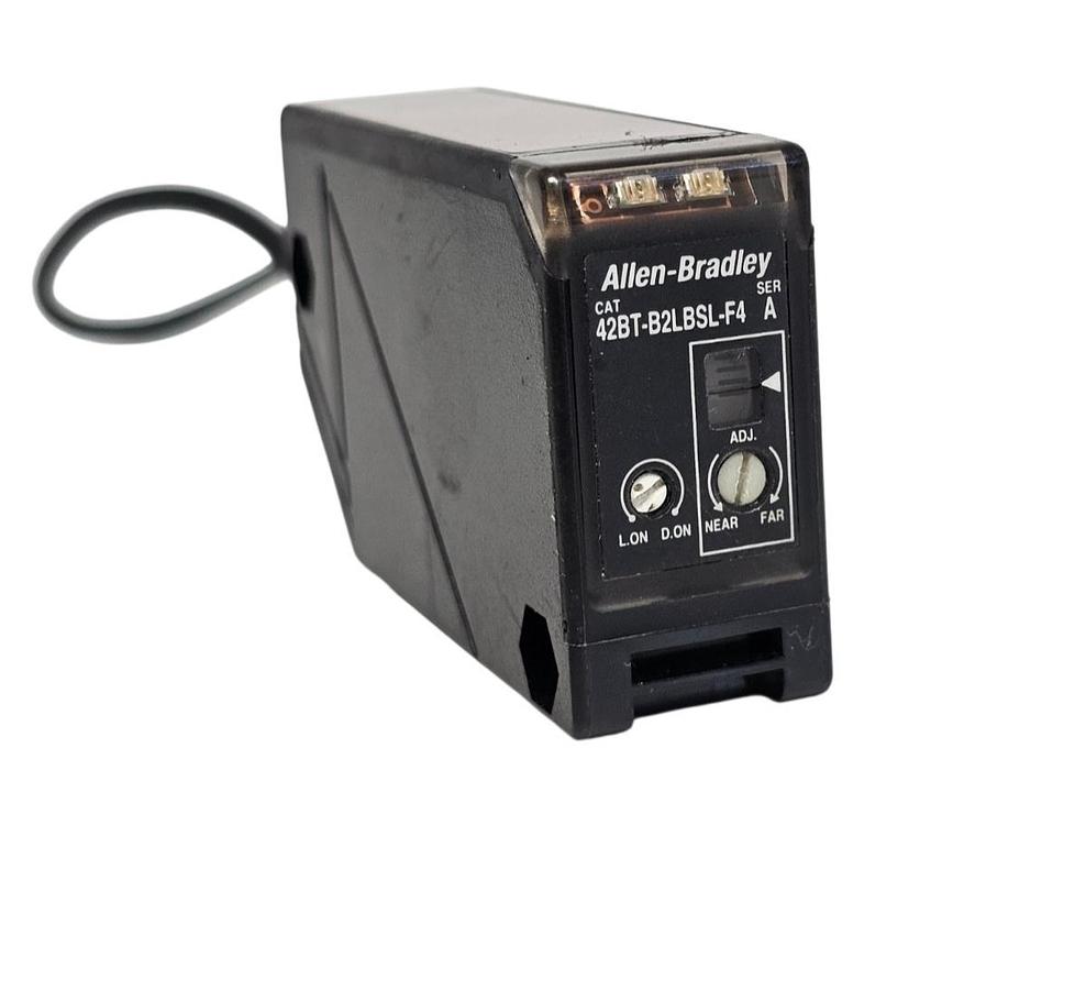 Used ALLEN BRADLEY 42BT-B2LBSL-F4 LONG RANGE BGS SENSOR 42BTB2LBSLF4 SER. A