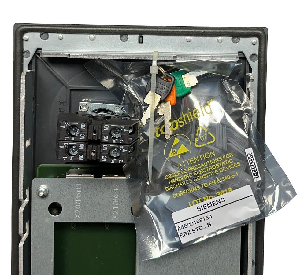 Used SIEMENS 6FC5303-0AF22-0AA1 / 6FC53030AF220AA1 SINUMERIK MCP 483C PN ENet NSNP