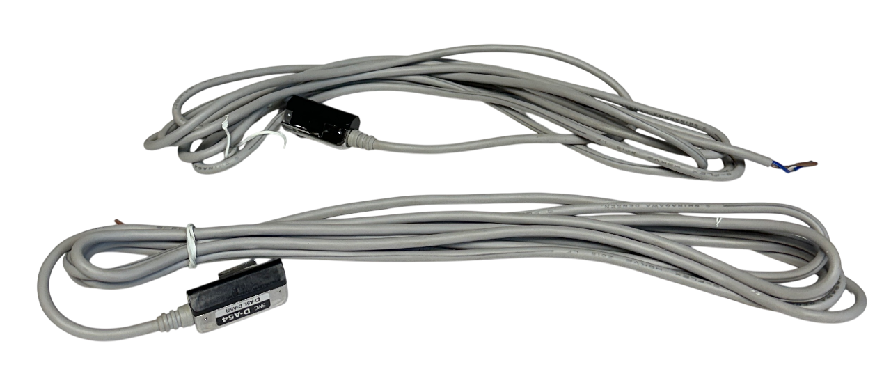 Used 2 SMC D-A54 / DA54 INLINE REED SWITCHES 24VDC TIE-ROD MOUNT (D-A51,D-A59) NSNP