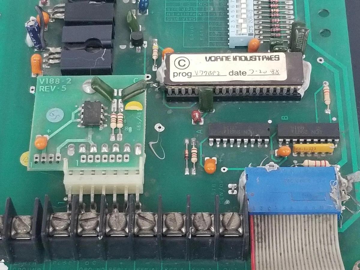 Used VORNE INDUSTRIES M114/V77 DISPLAY ASSEMBLY REV. 20 77/232/-0-485/485 V188-2