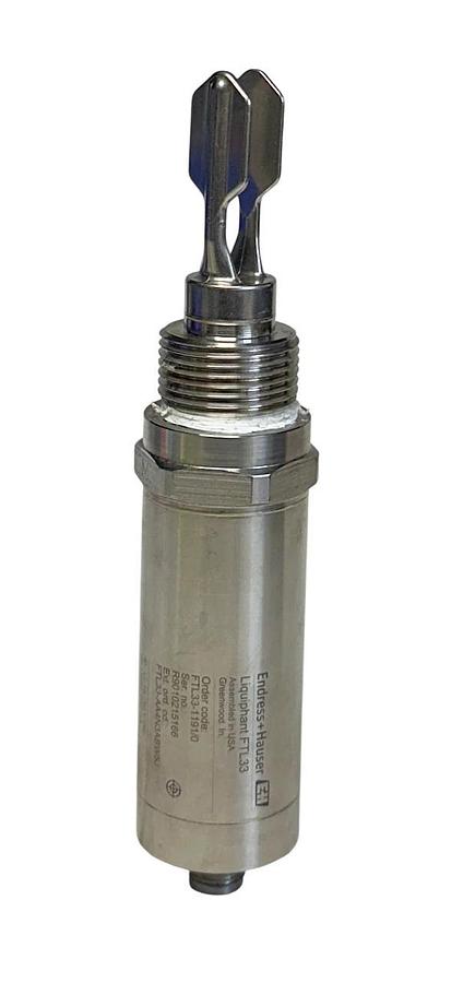 Used ENDRESS+HAUSER FTL33-AA4N3ABW5J Liquiphant FTL33 LEVEL SWITCH 10-30VDC USNP