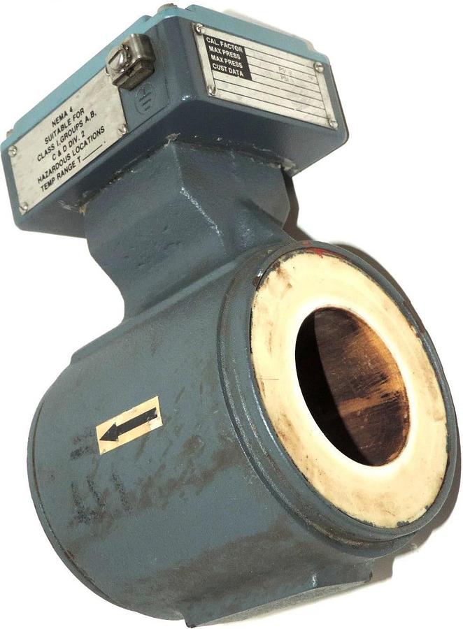 Used FOXBORO 8000 SERIES 8002-WCR-A ST: A MAGNETIC FLOW TUBE 2" INNER DIMENSION