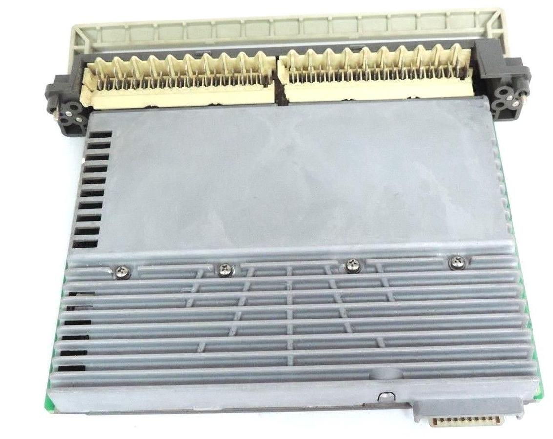 Used AEG MODICON AS-B806-032 OUTPUT MODULE P/N: AS-8713-000 OUTPUT MODULE 120 VAC