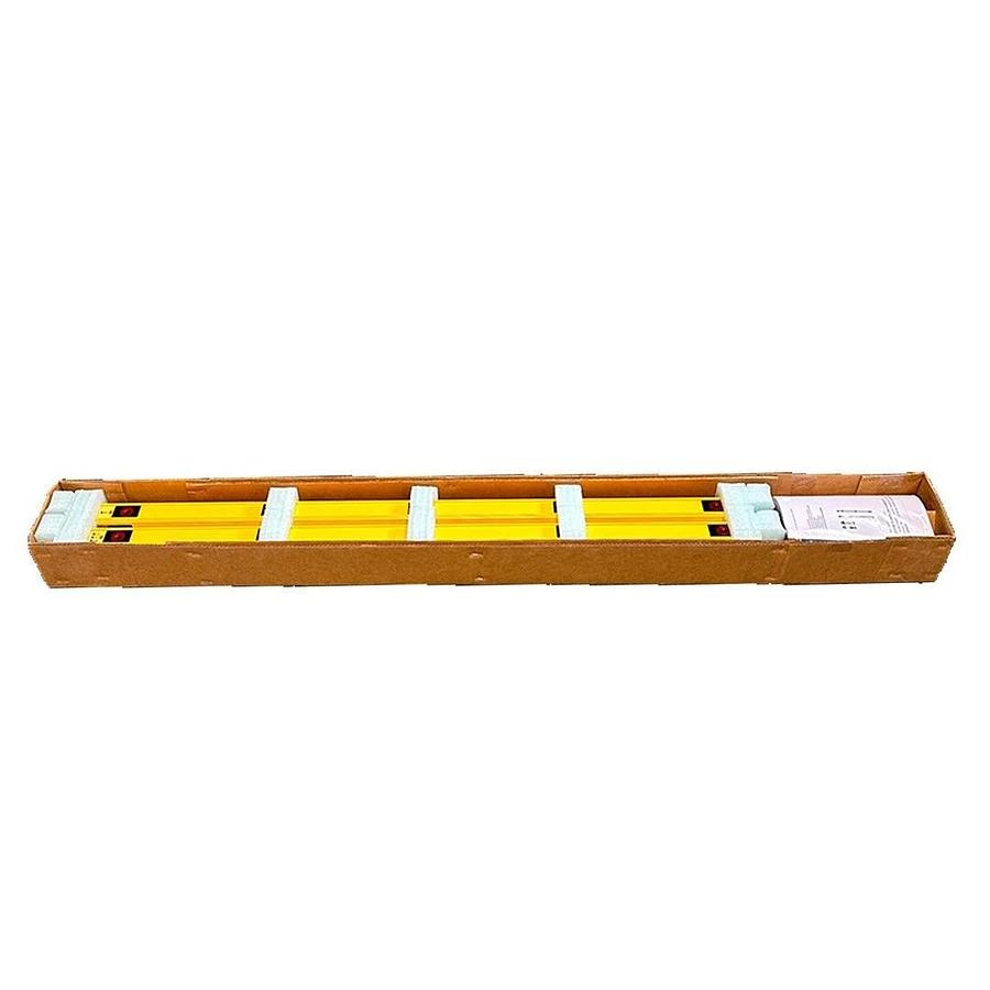 Used NIB OMRON STI PA46SR-5-300-Q2-NO1-NP-NGSPL LIGHT CURTAIN 82560-1010 85260-2010