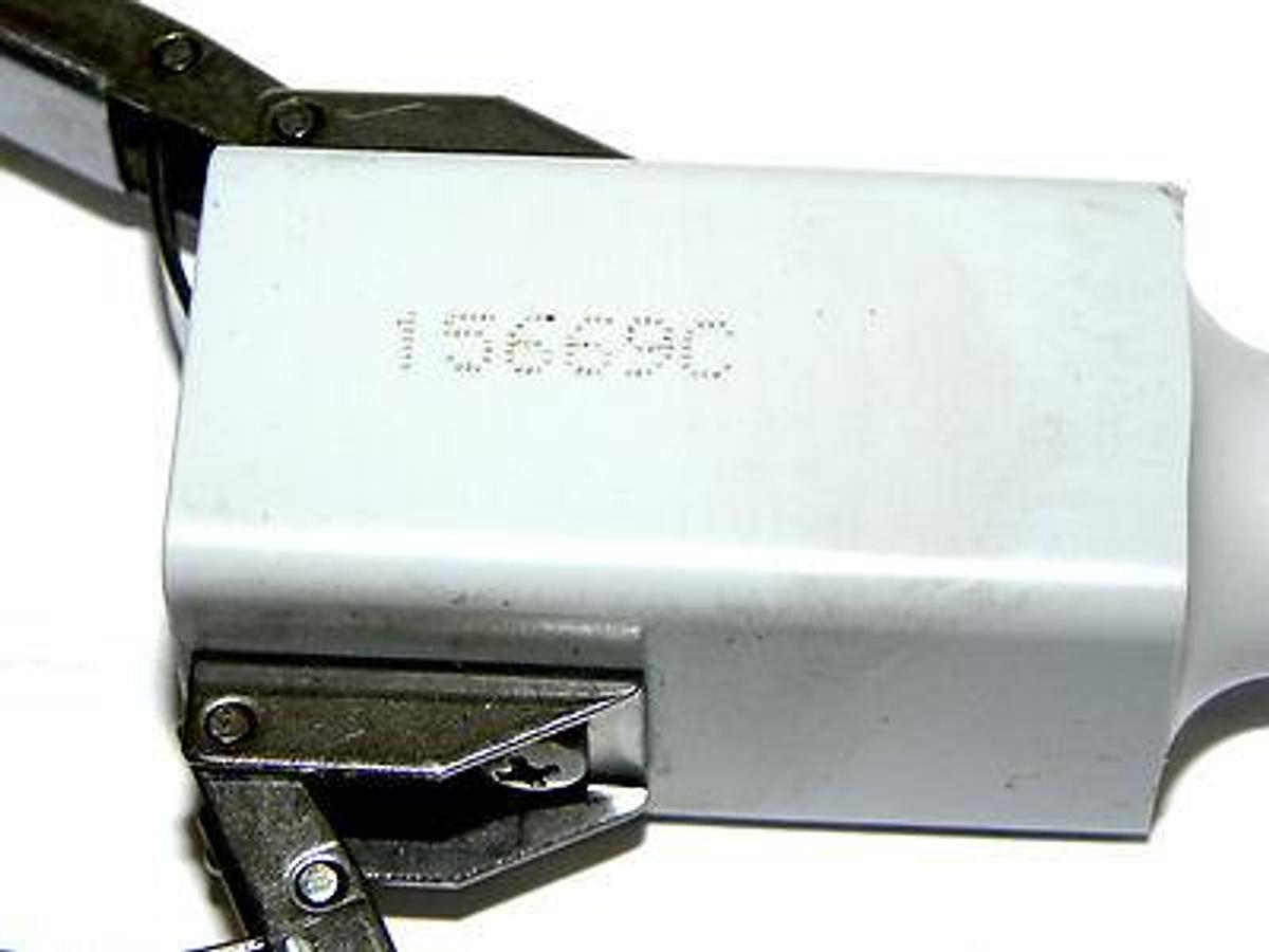 Used LOT OF 2 NEW SOUTHCO 15669C CONNECTORS