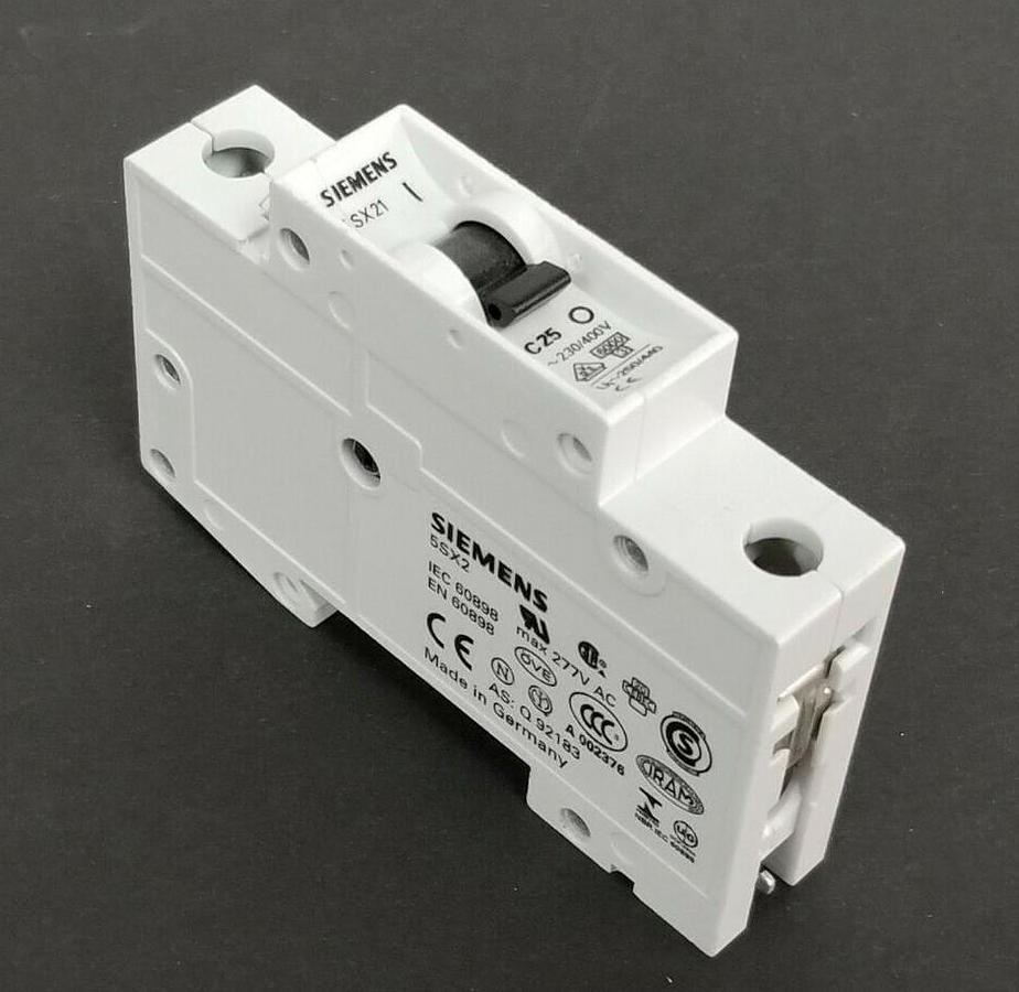Used NEW SIEMENS 5SX21-C25 CIRCUIT BREAKER 25A 230/400V 250/440V 1P 6KA 5SX2-125-7