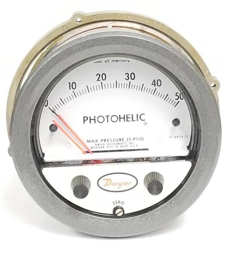 Used DWYER 13-160136-02 PHOTOHELIC PRESSURE GAGE WE1206LR50 , CIRCUIT: HH 120V