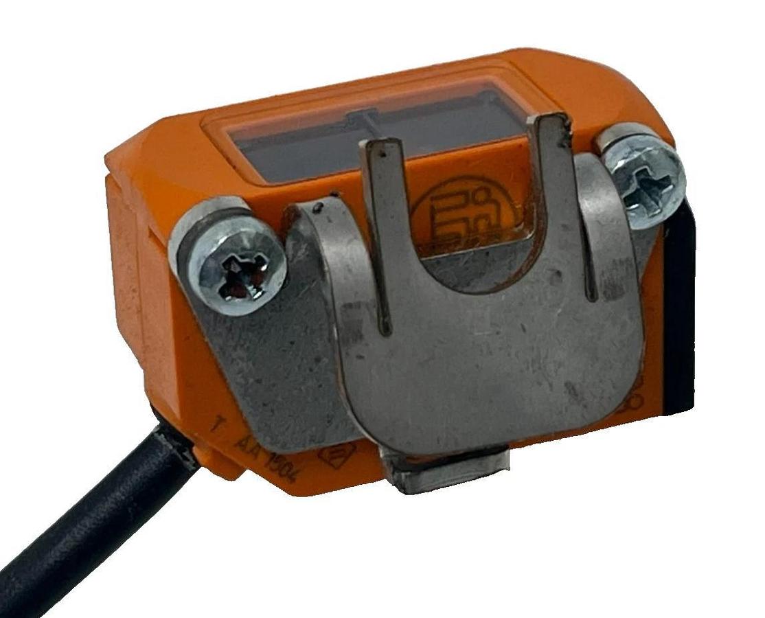 IFM EFECTOR O6P208 PHOTOELECTRIC SENSOR O6P-FPKG/1M/PH-O6P208 WITH BRACKET