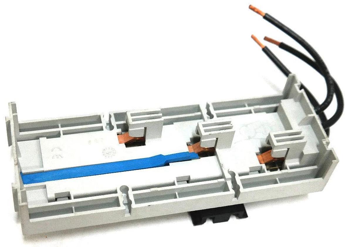 Used SIEMENS 8US1 011-5NE00 BUSBAR ADAPTER 8US1011-5NE00