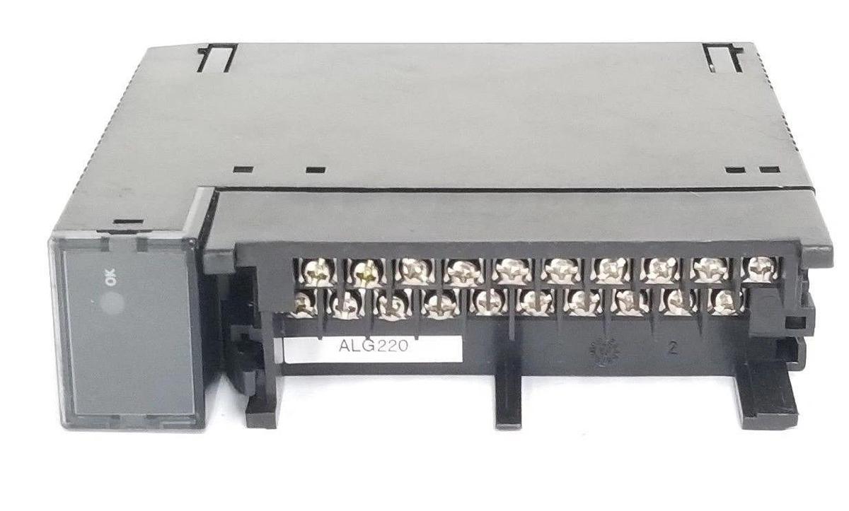 Used GE FANUC IC693ALG220J INPUT ANALOG 4PT VOLTAGE MODULE