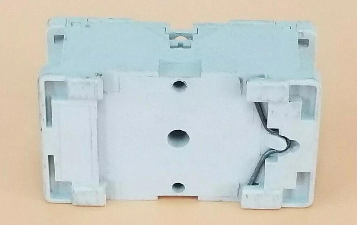 Used ALLEN BRADLEY 700-HN100 RELAY SOCKET 700HN100