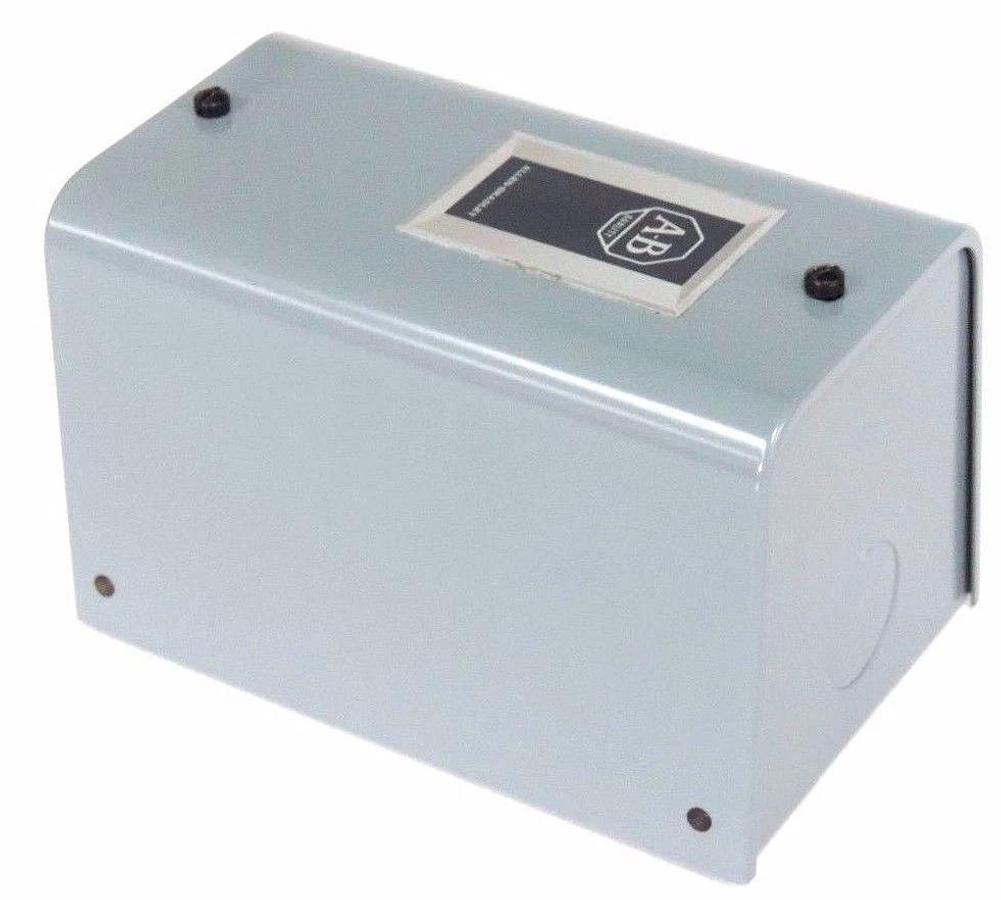 NIB ALLEN BRADLEY 700-CL201A1 CONTROL RELAY SER B W/ ENCLOSURE 700CL201A1