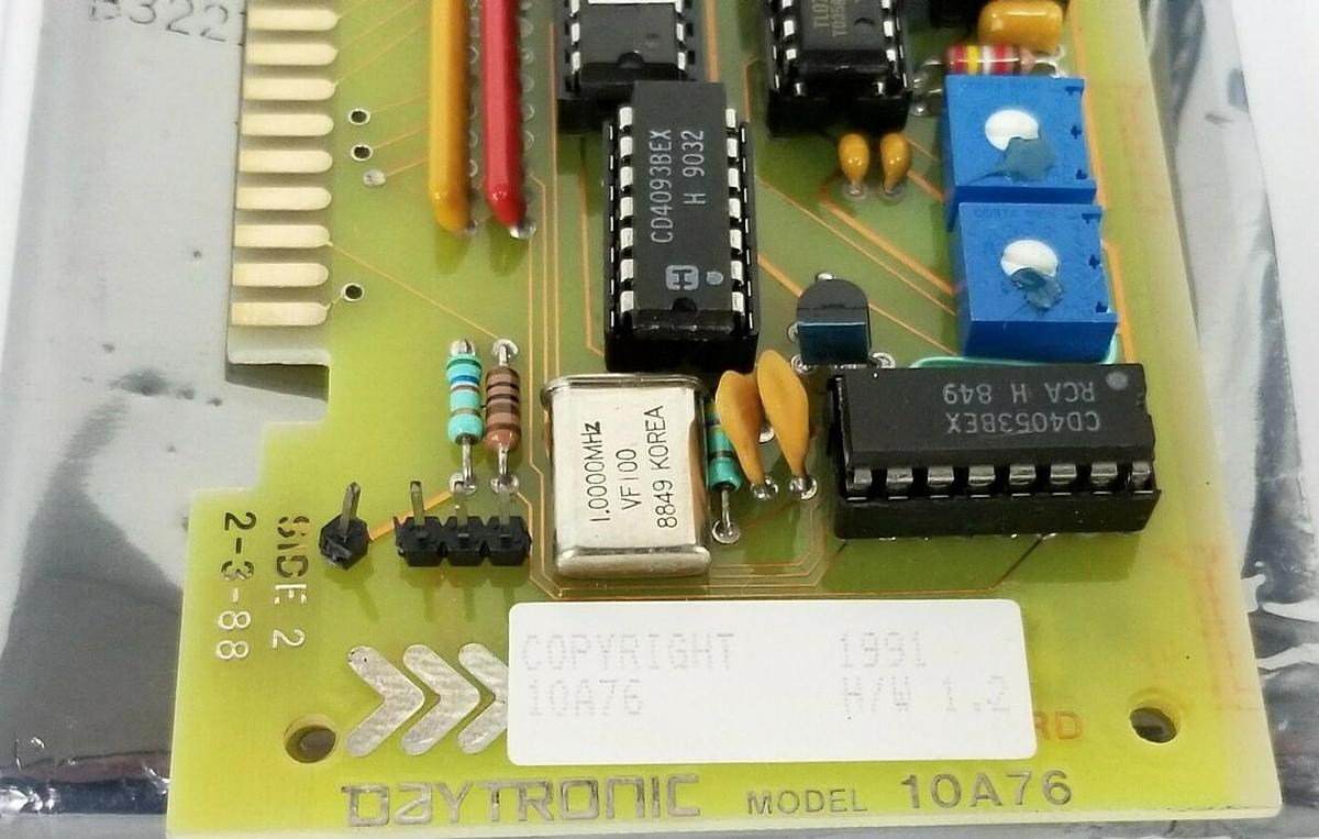 Used NEW DAYTRONIC MODEL: 10A76 ACCELEROMETER VIBRATION BOARD H/W: 1.2 10A76/001